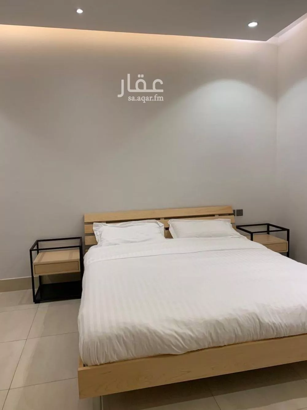 شقة 5 غرف في الملقا 4