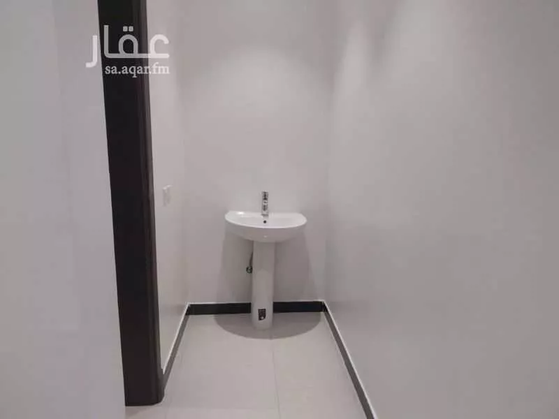 شقة 3 غرف في الملقا 16