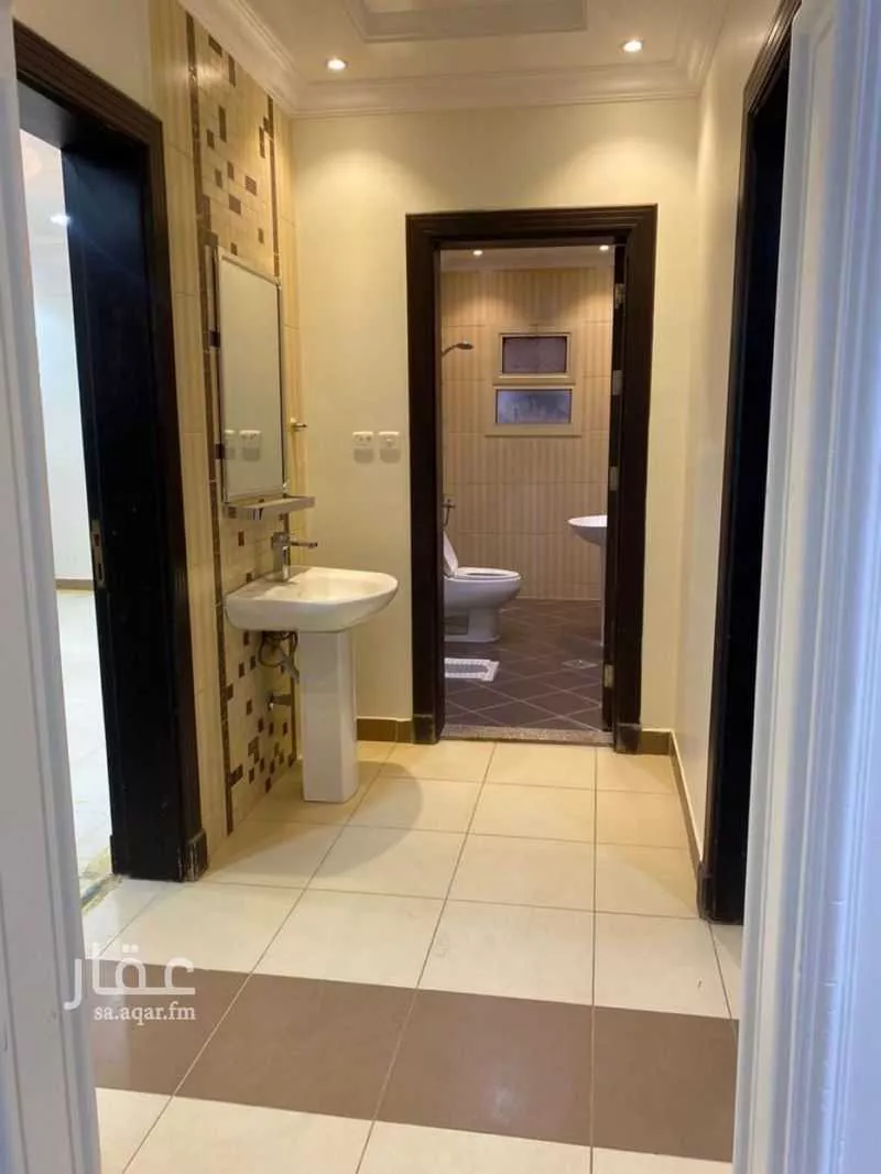 4 bedroom floor in Dhahrat Laban 11