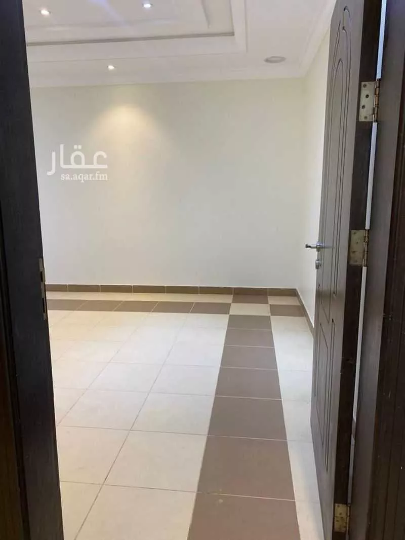 4 bedroom floor in Dhahrat Laban 6