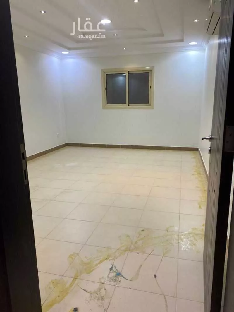 4 bedroom floor in Dhahrat Laban 7