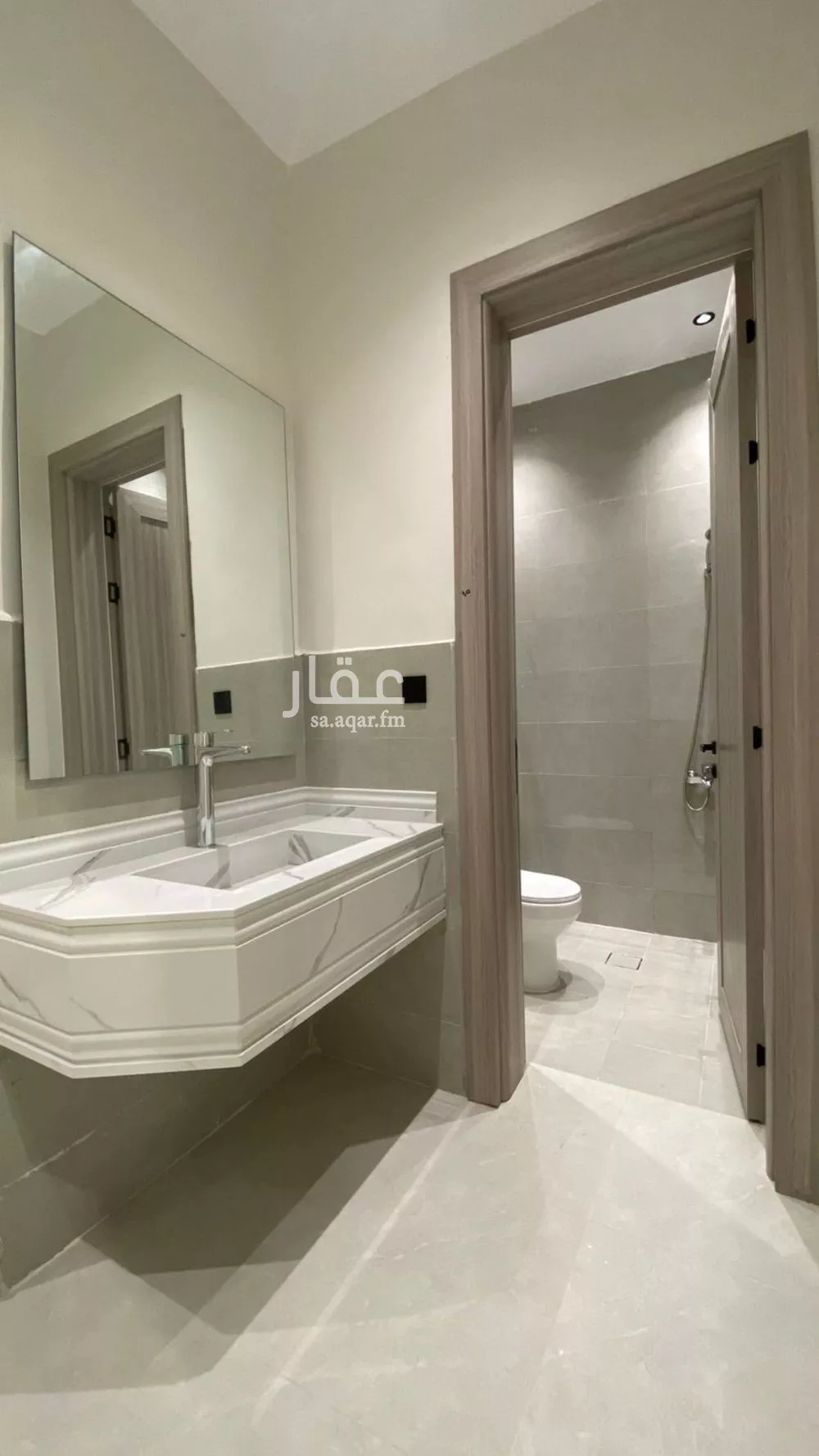 فيلا 6 غرف في الأمواج 8