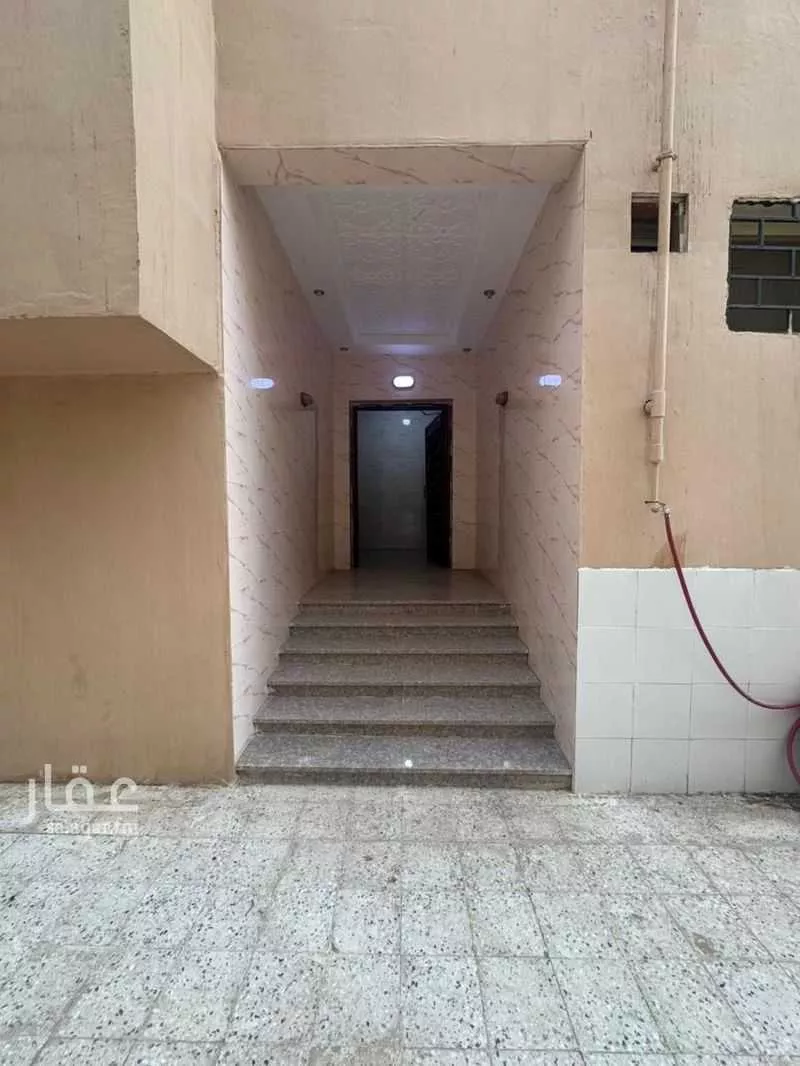 عمارة 800 م² في الروابي 2