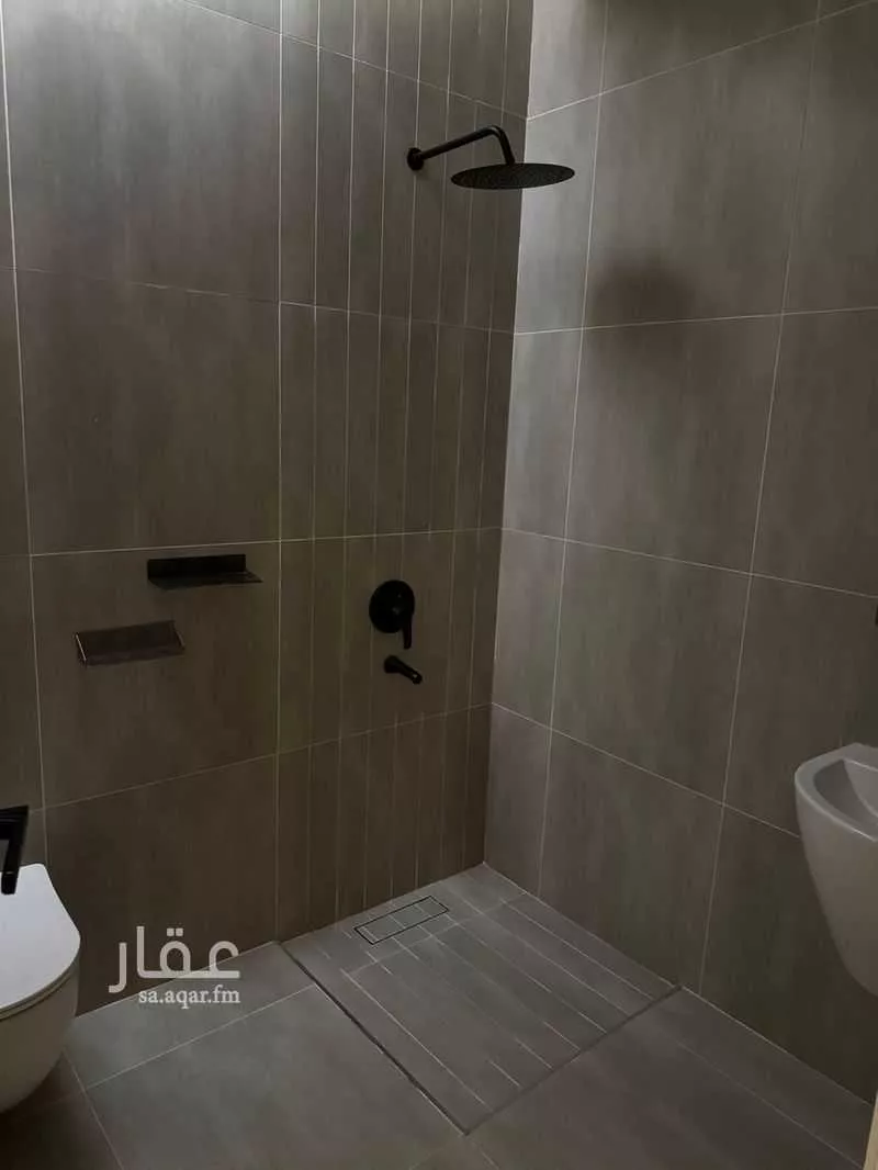 شقة 2 غرف في الملقا 7