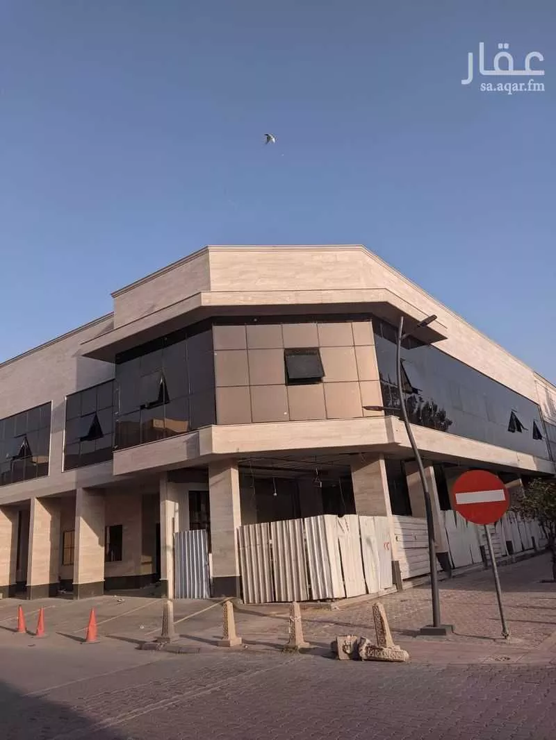 محل 625 م² في الملز 2