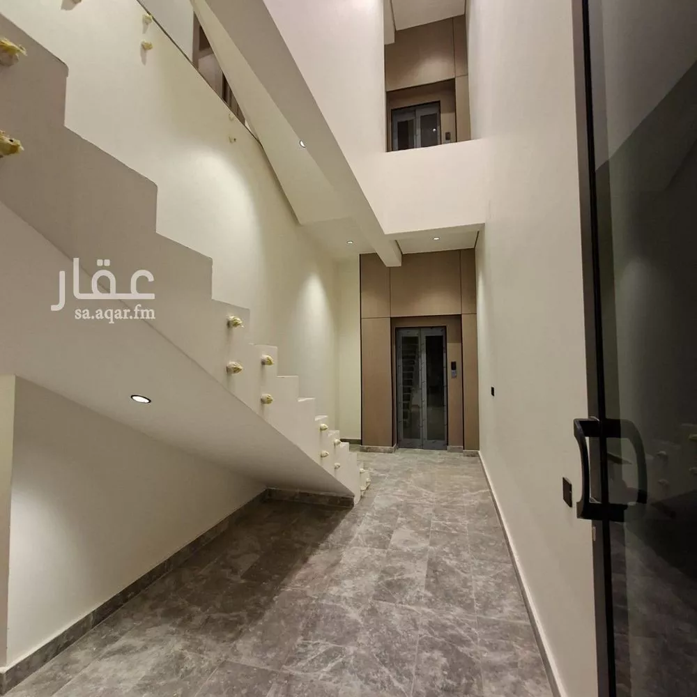 5 bedroom floor in Al Maizilah 9
