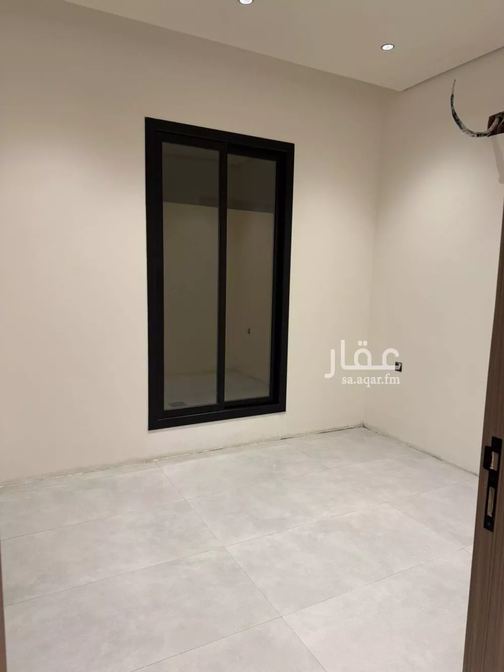 4 bedroom floor in Al Maizilah 12
