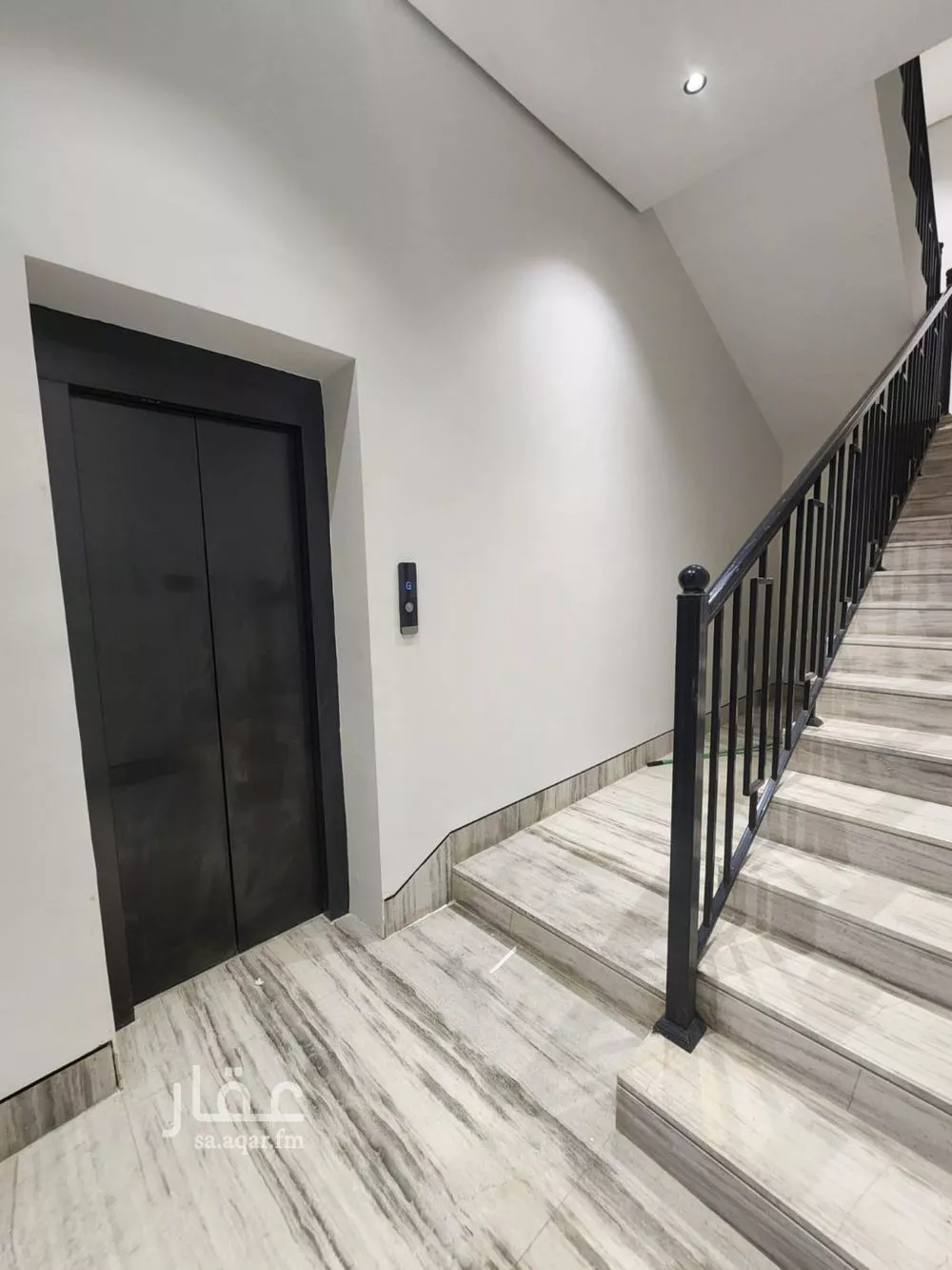 4 bedroom floor in Al Rawdah 6