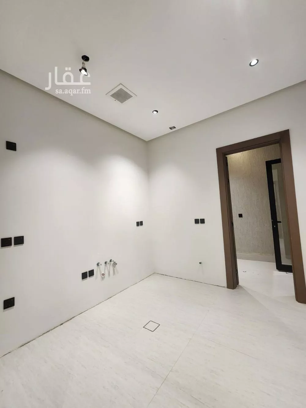 4 bedroom floor in Al Rawdah 9