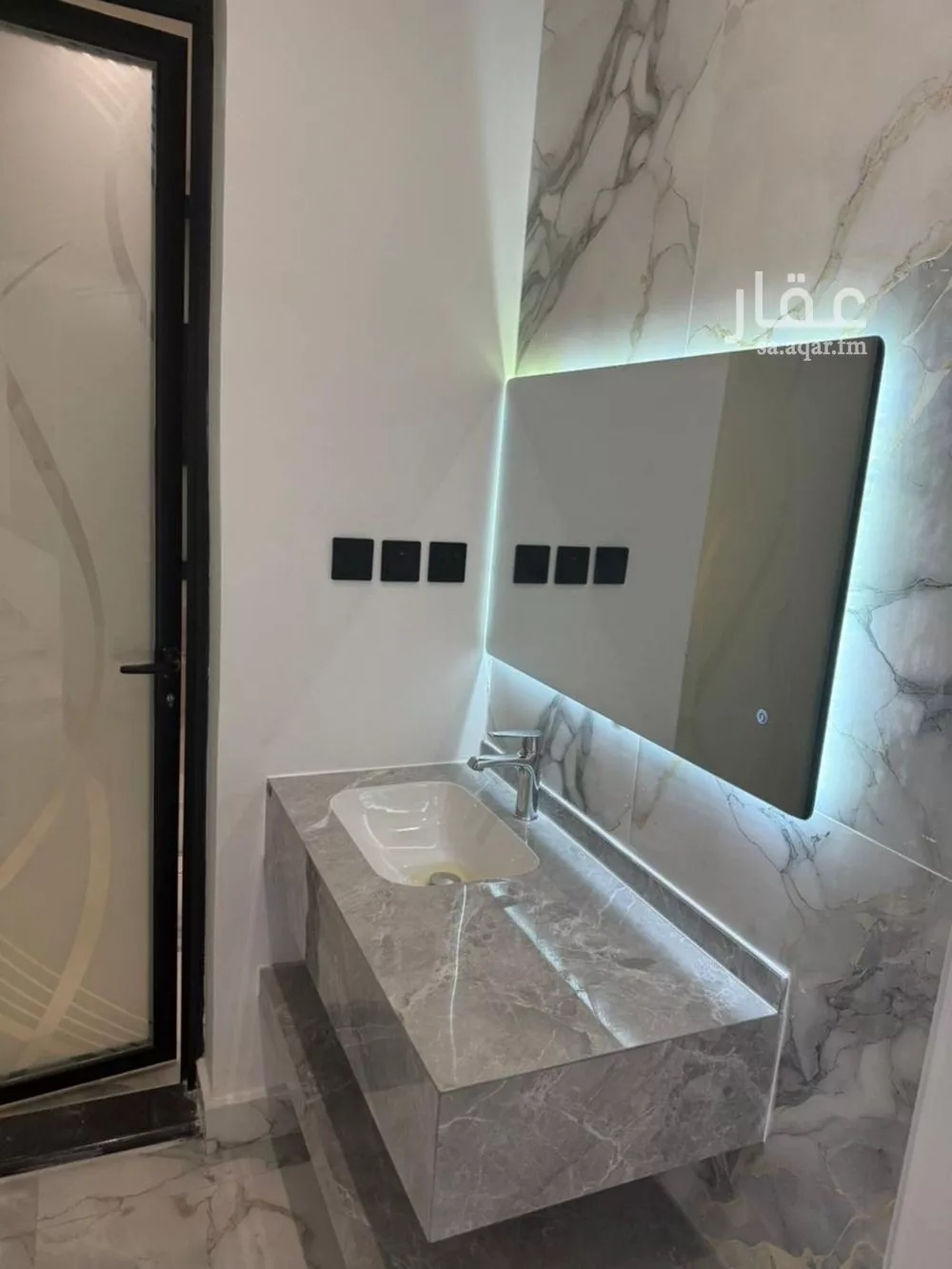 شقة 6 غرف في هجر 4