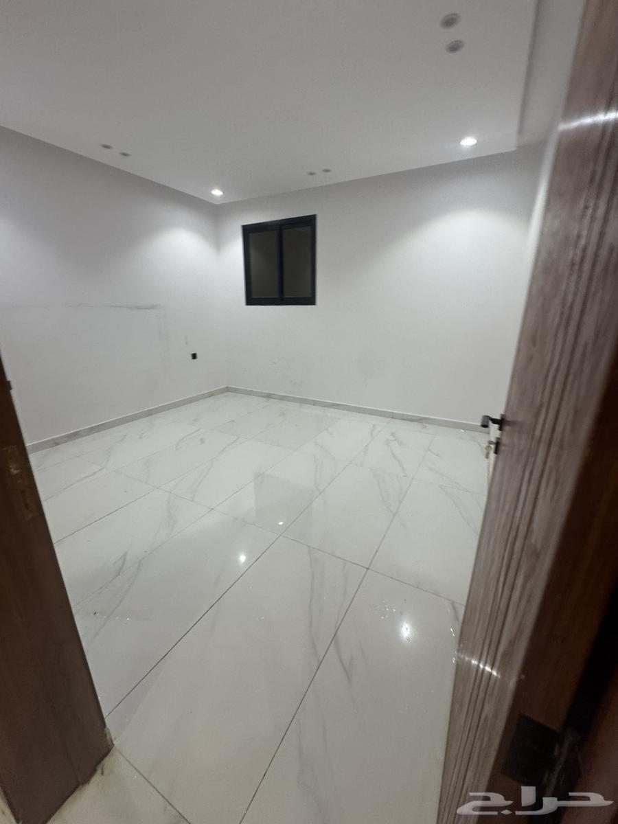 شقة 3 غرف في الرمال 2