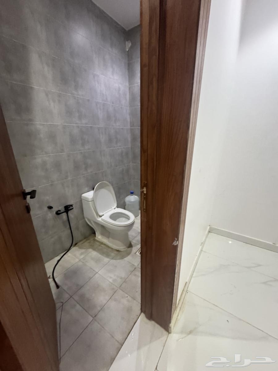 شقة 3 غرف في الرمال 5