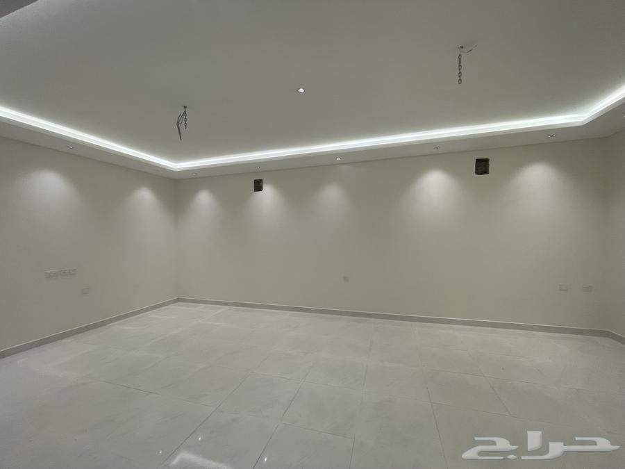 10 bedroom villa in Al Janadriyah 6