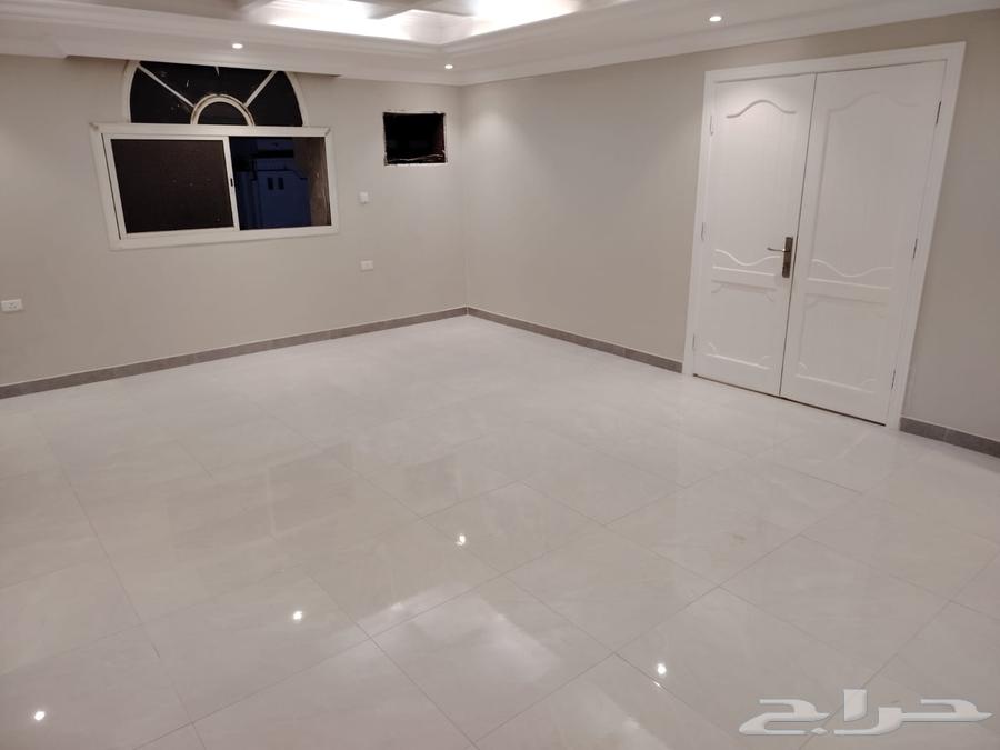 شقة 5 غرف في الصفا 5