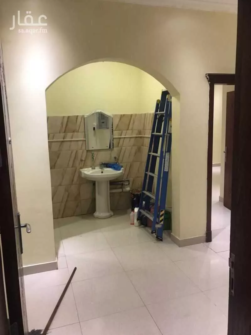 3 bedroom apartment in Al Aziziyah 3