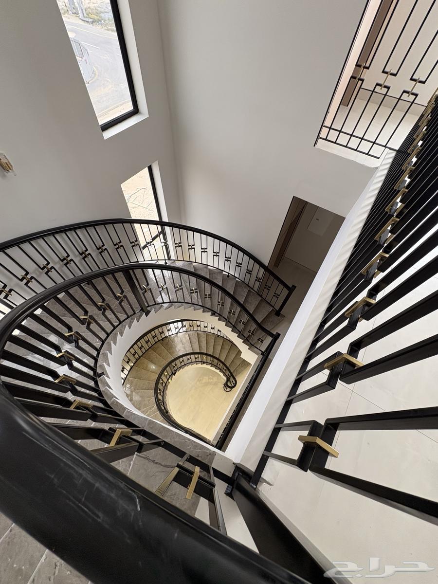 فيلا 6 غرف في الشعلة 3