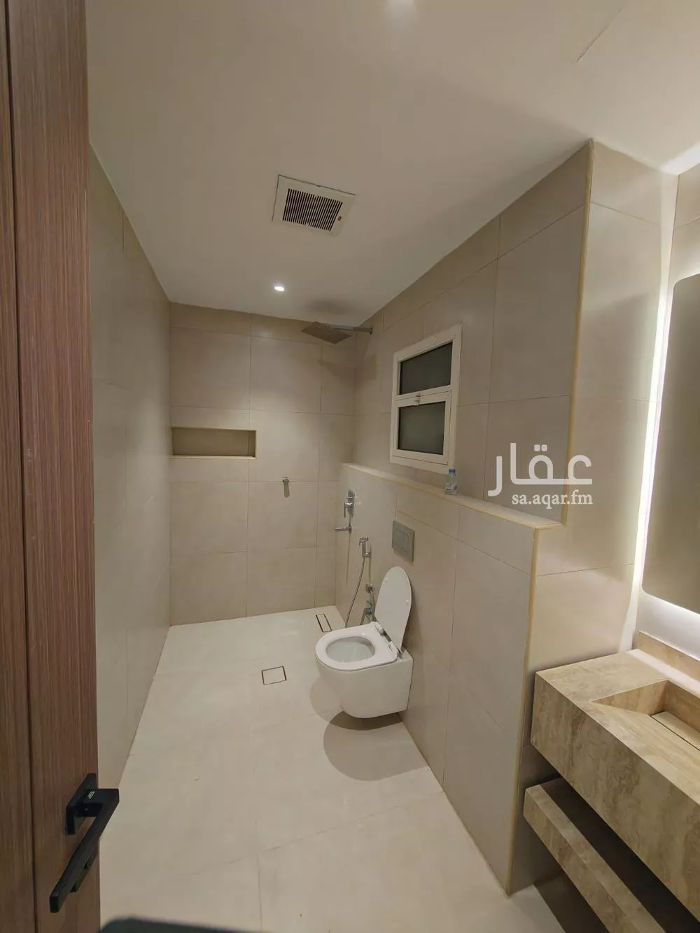 شقة 5 غرف في النخيل 3