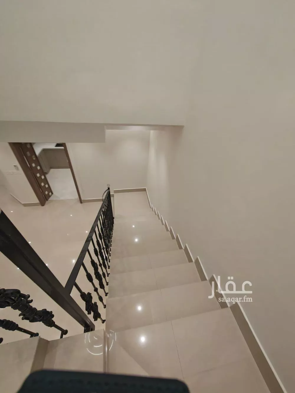 شقة 5 غرف في النخيل 23