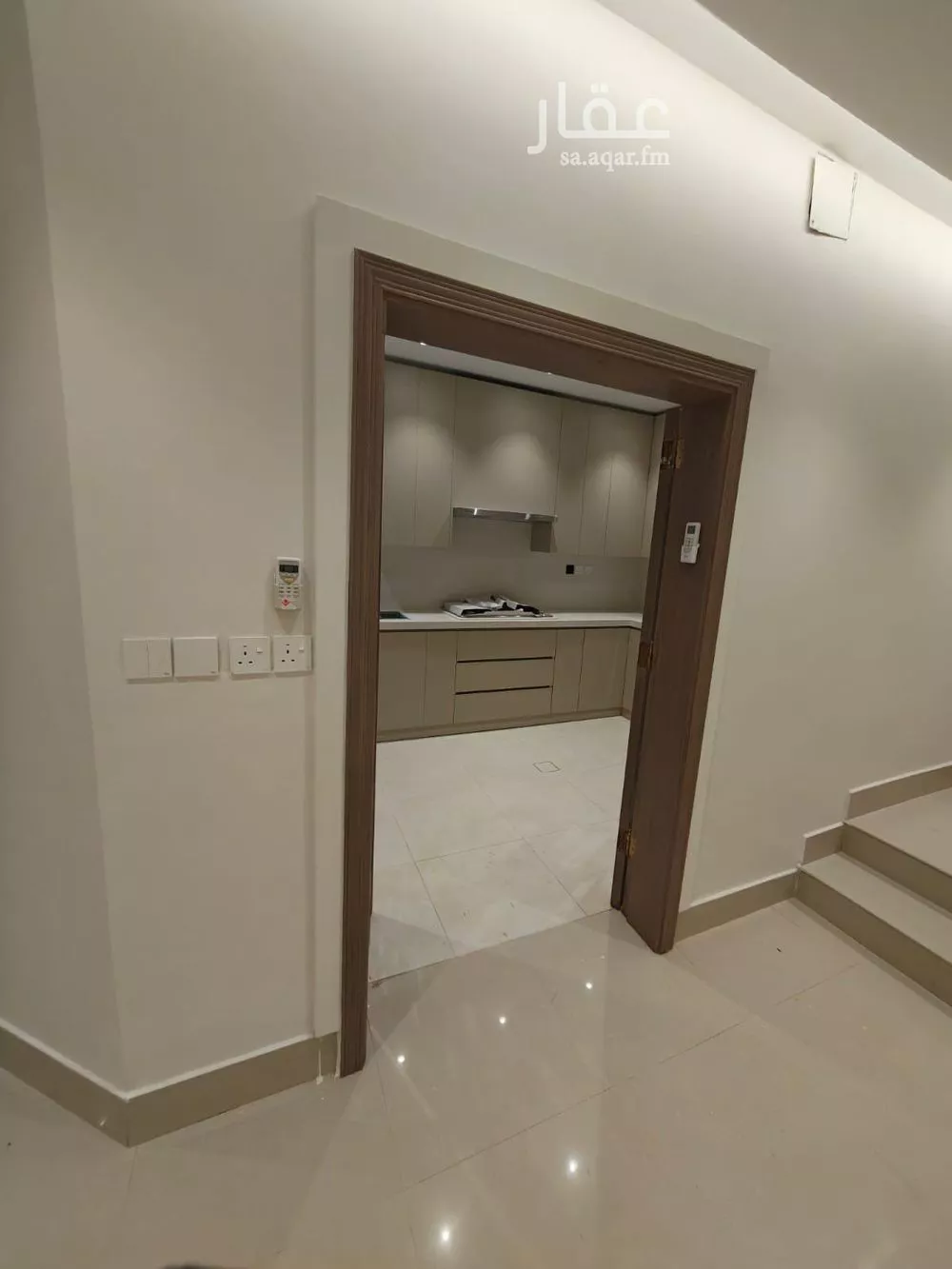 شقة 5 غرف في النخيل 24