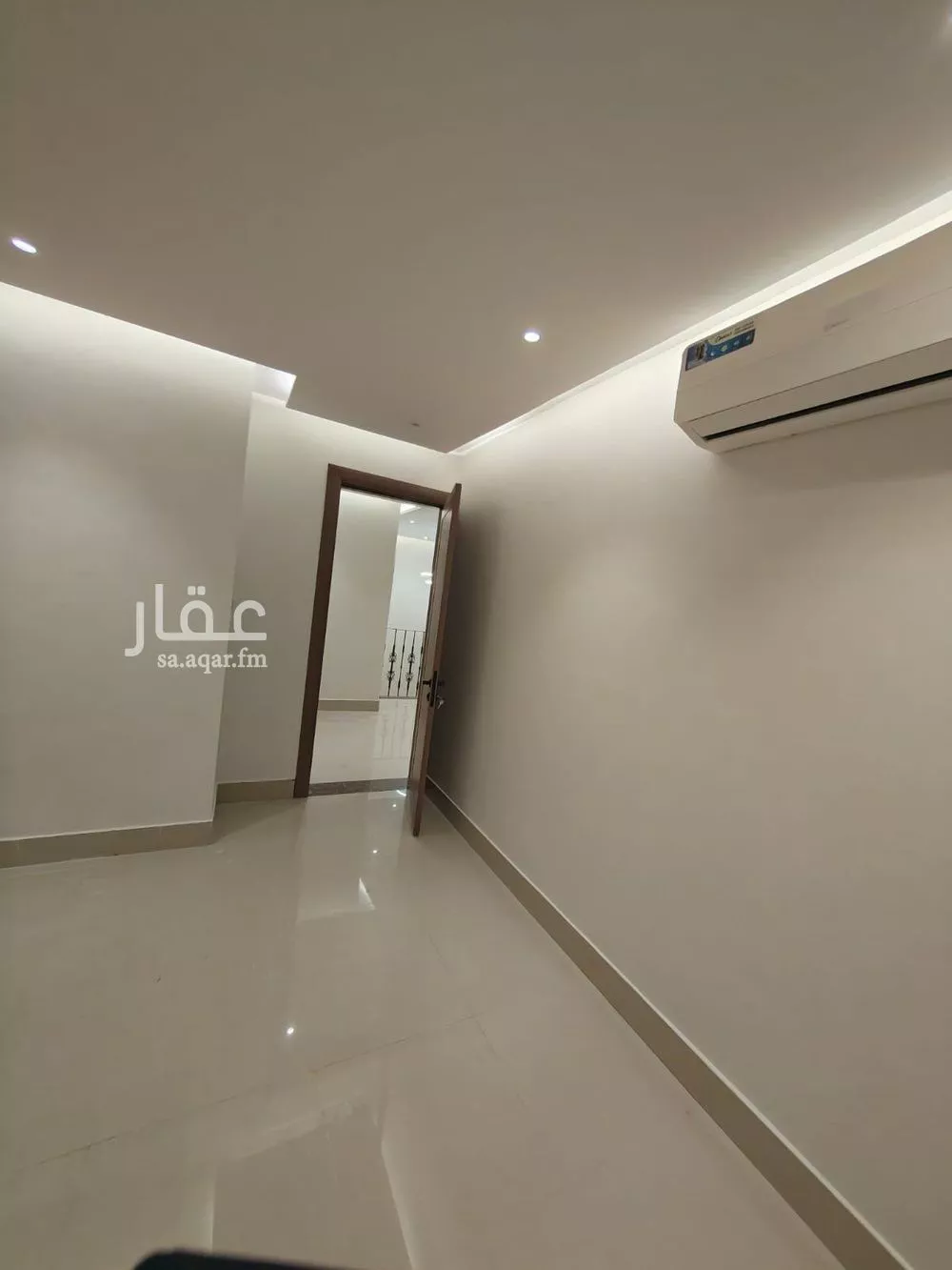 شقة 5 غرف في النخيل 5