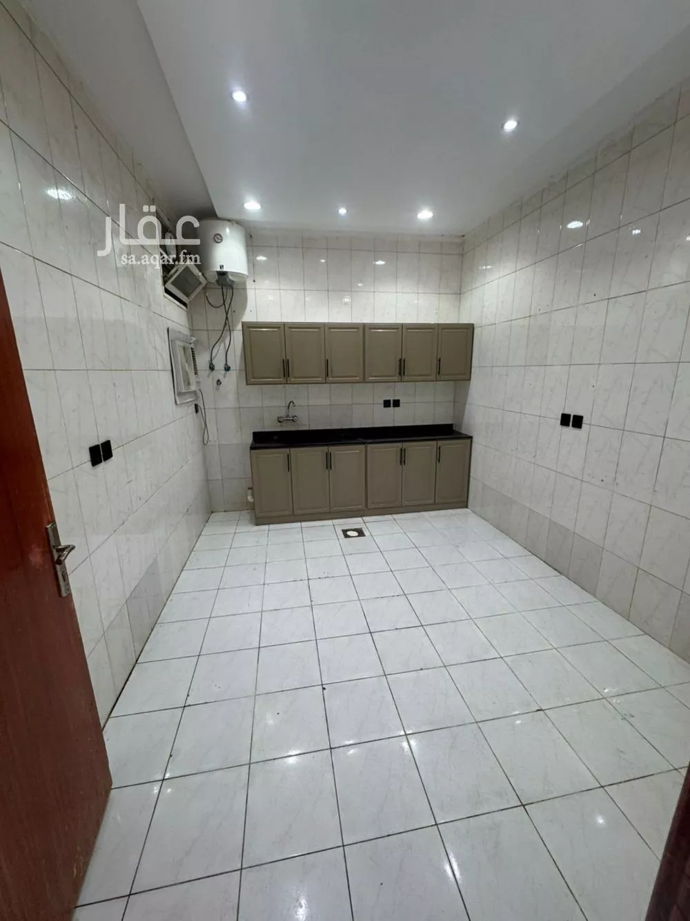 2 bedroom apartment in Al Yarmouk 4