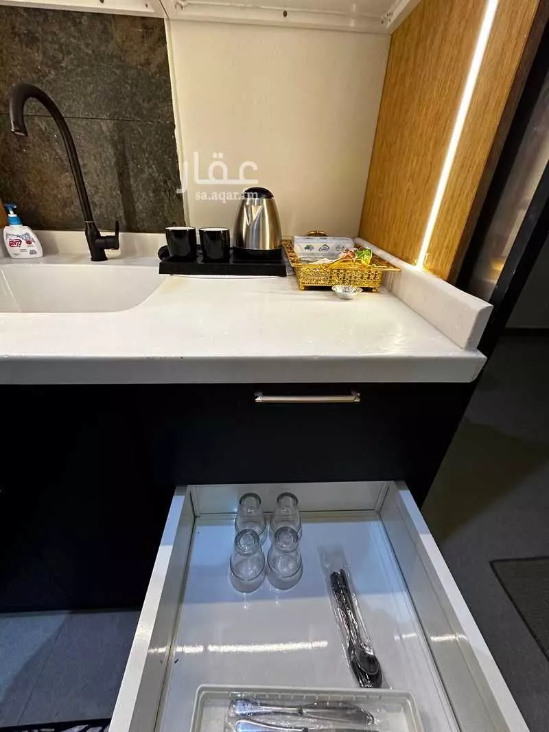 1 bedroom floor in Al Malqa 8