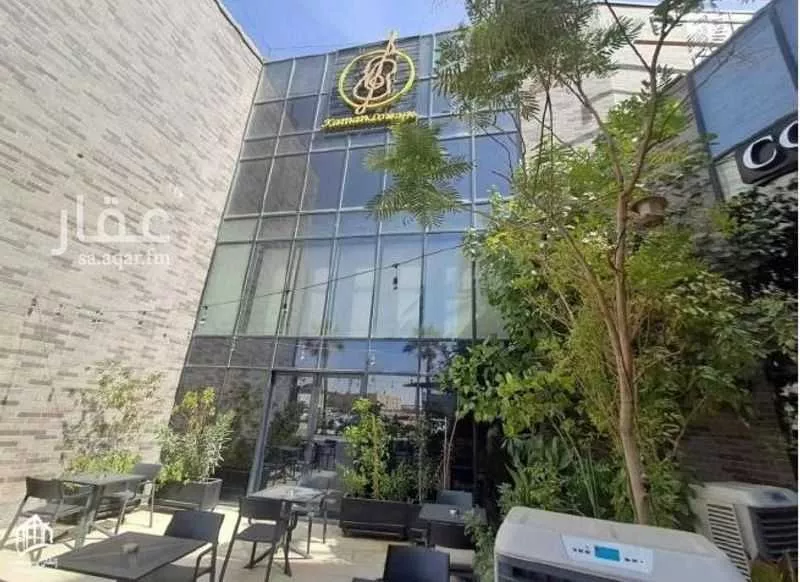 محل 6400 م² في قرطبة 2