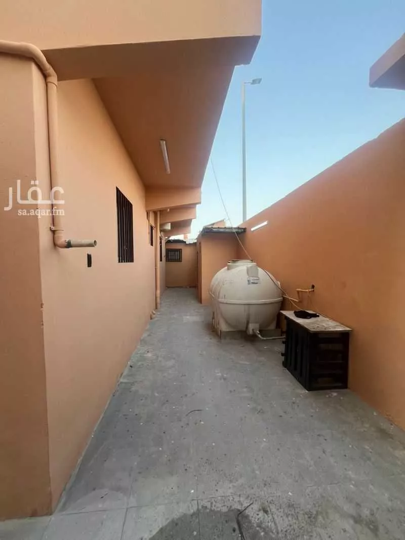 380 sqm building in Al Dabab 3