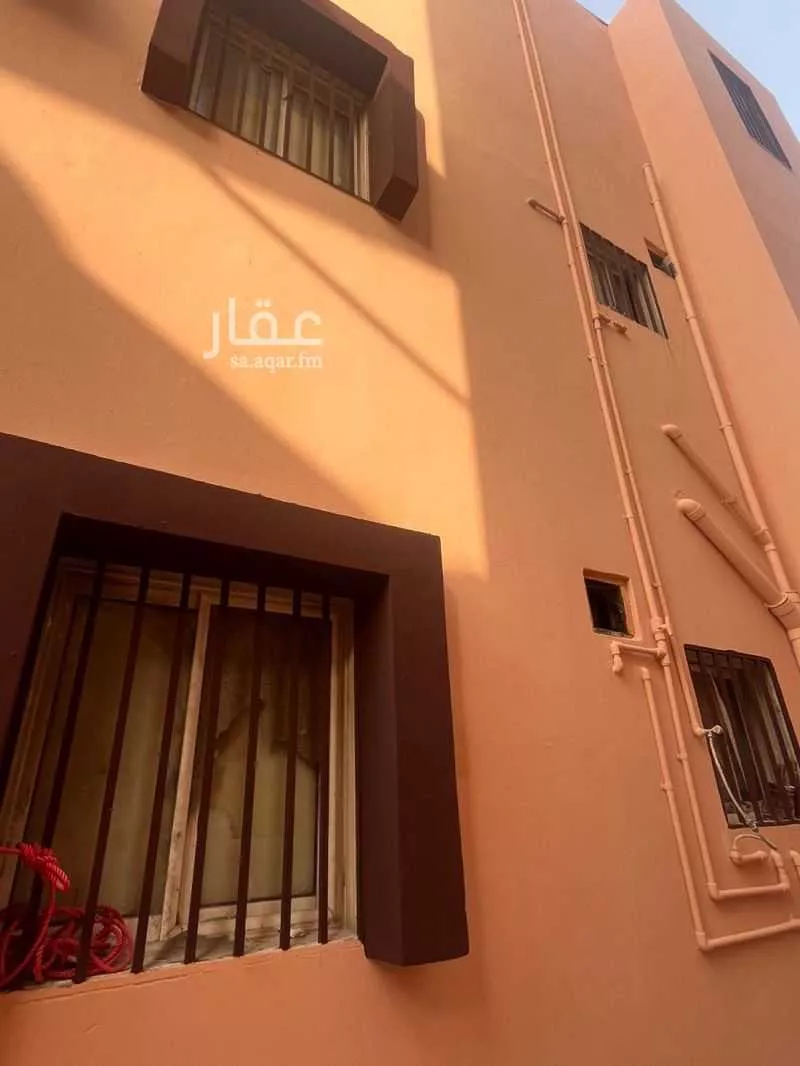 380 sqm building in Al Dabab 5