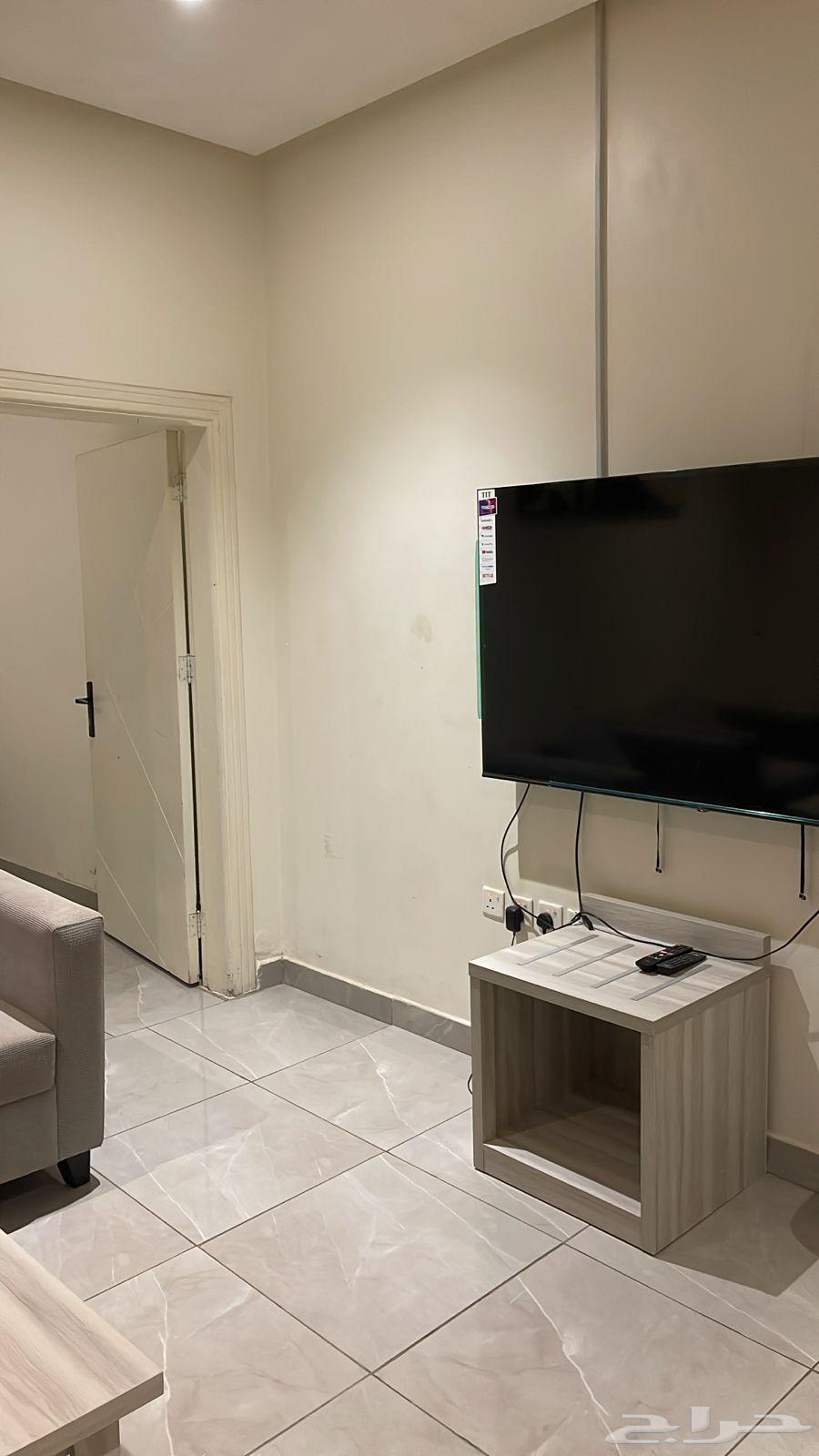 شقة 2 غرف في النزهة 4