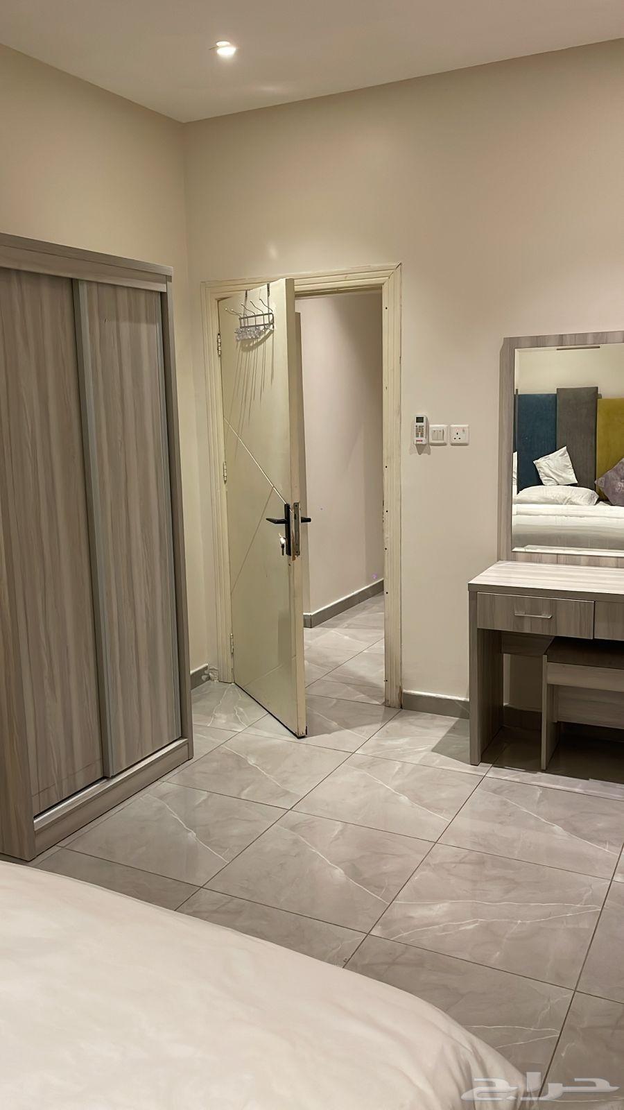 شقة 2 غرف في النزهة 6