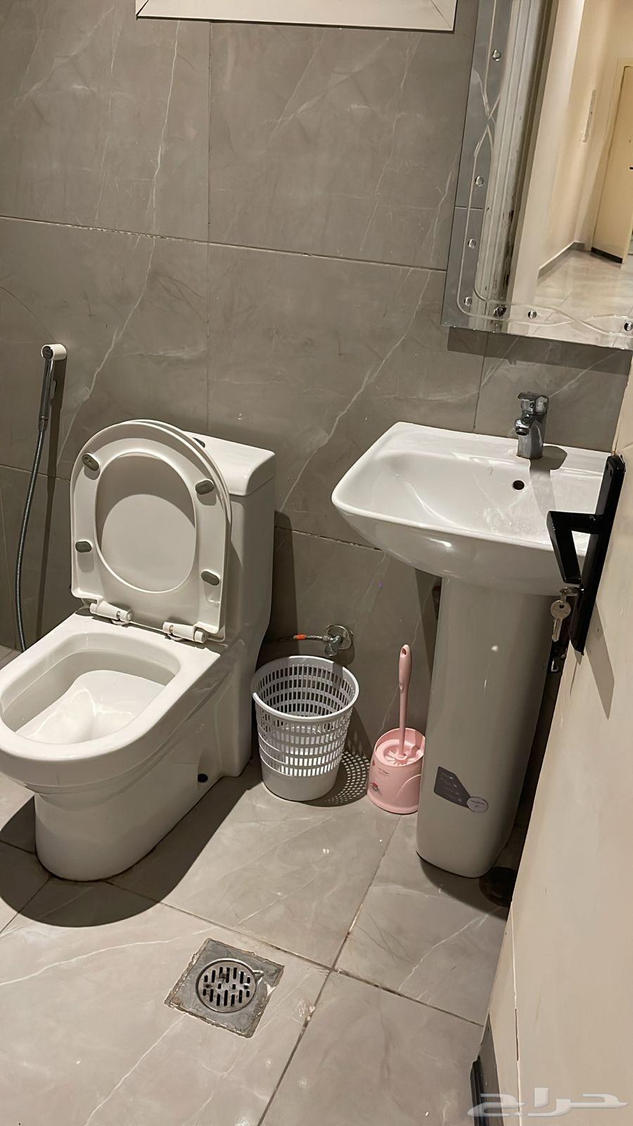 شقة 2 غرف في النزهة 8