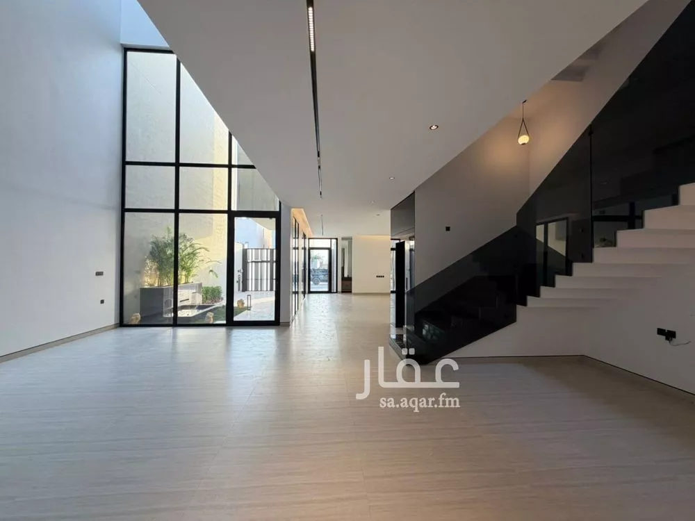 فيلا 5 غرف في العارض 12