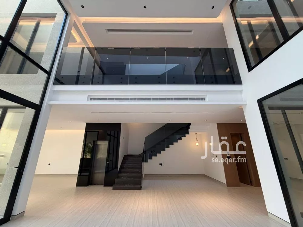 فيلا 5 غرف في العارض 8