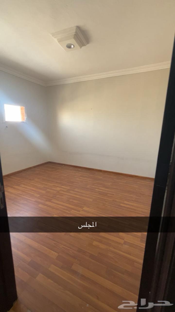 شقة 4 غرف في الرمال 3