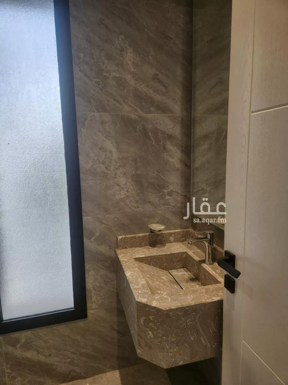 شقة 6 غرف في الفيصلية 15