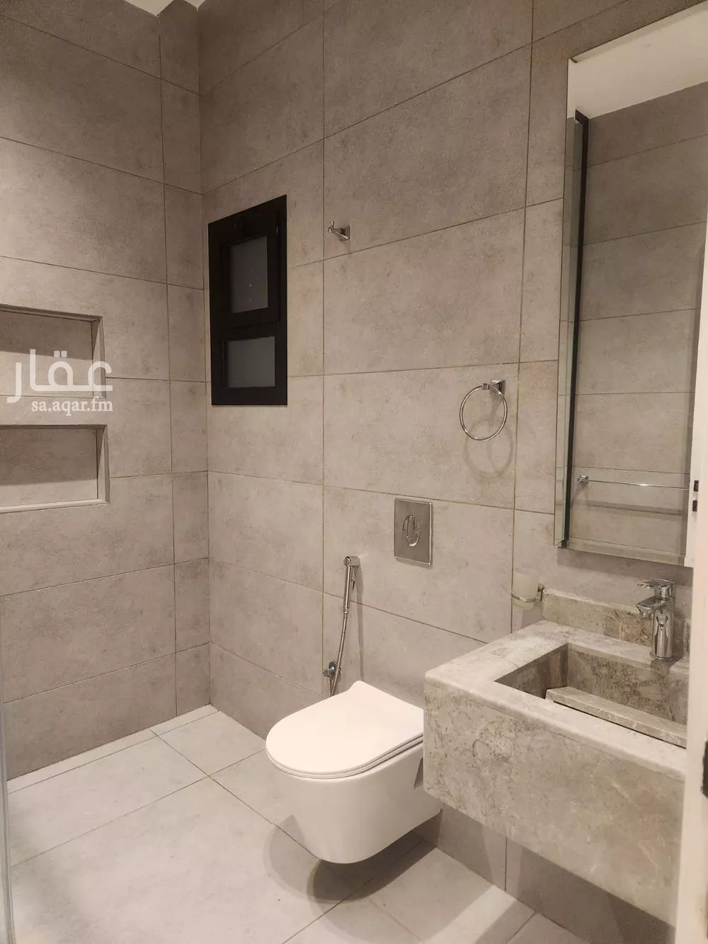 شقة 6 غرف في الفيصلية 5