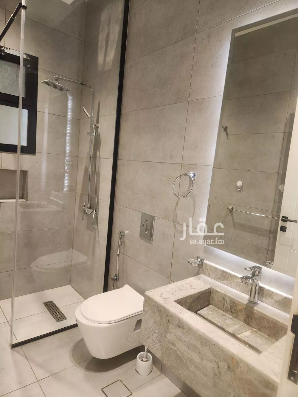 شقة 6 غرف في الفيصلية 6