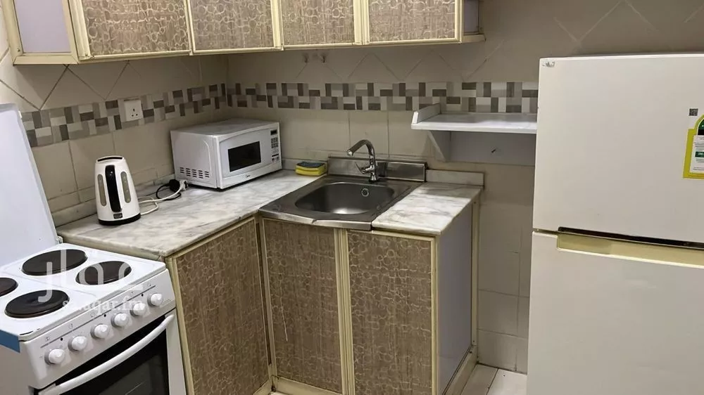 شقة 2 غرف في العزيزية 9