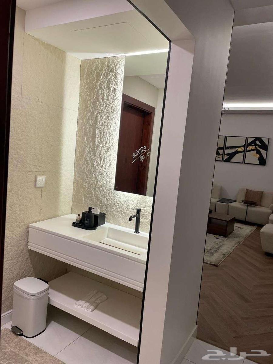 فيلا 5 غرف في الجنادرية 11