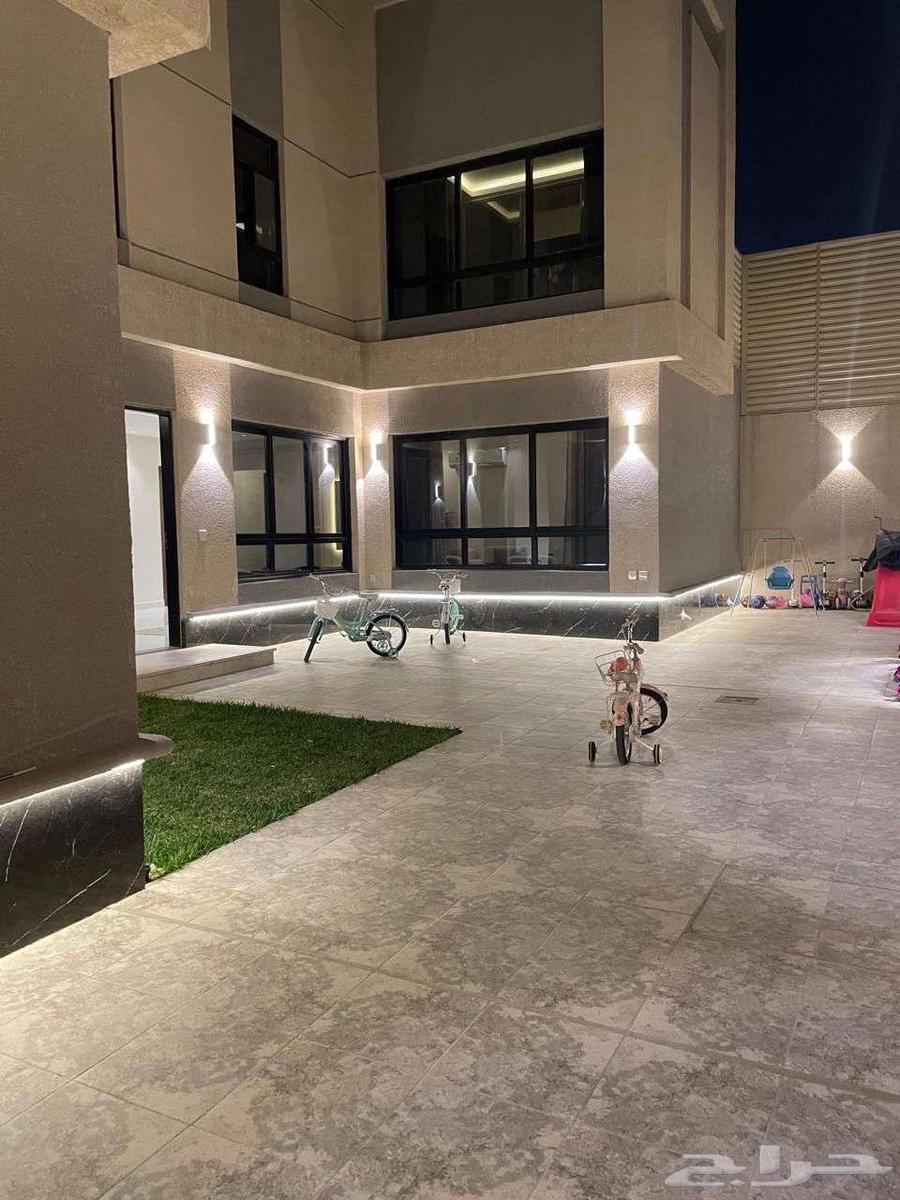 فيلا 5 غرف في الجنادرية 3