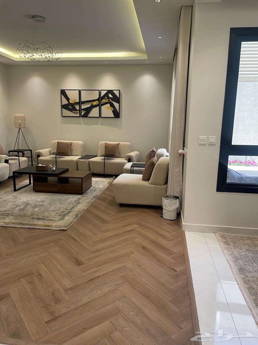 فيلا 5 غرف في الجنادرية 8