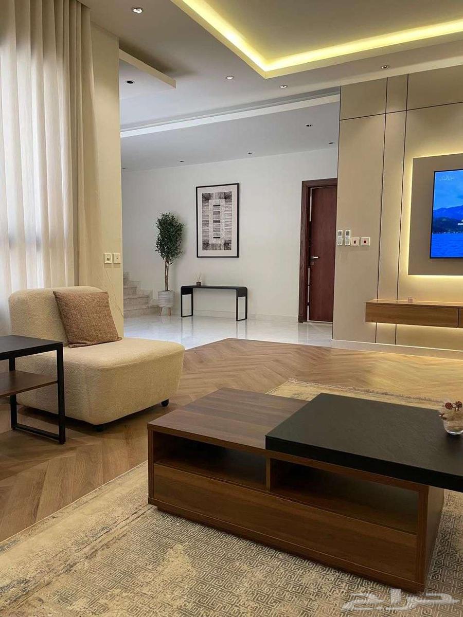 فيلا 5 غرف في الجنادرية 9