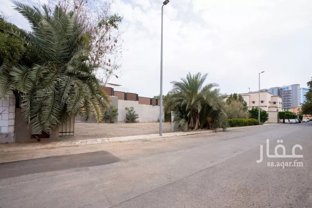 أرض 1195 م² في الروضة 2