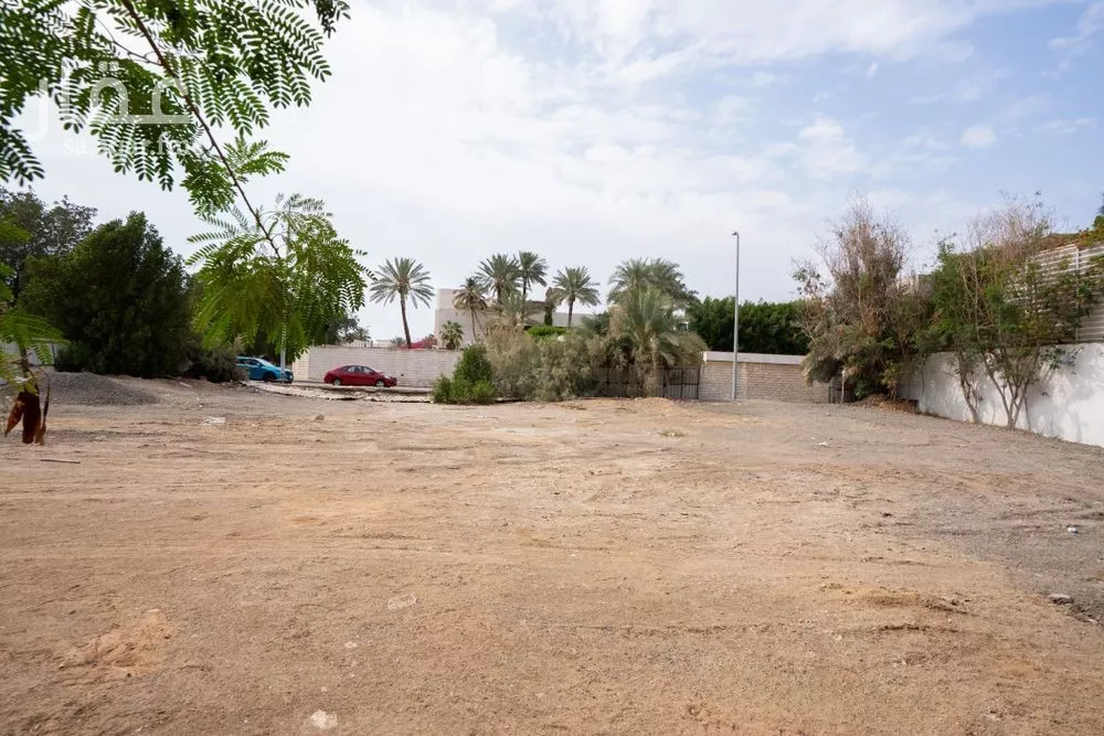 أرض 1195 م² في الروضة 4
