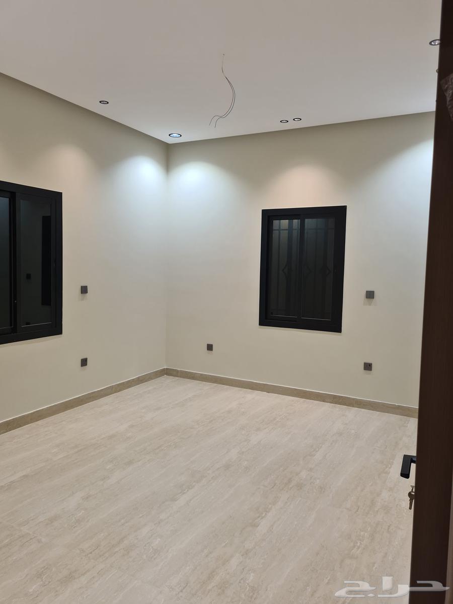 شقة 4 غرف في الزمرد 8