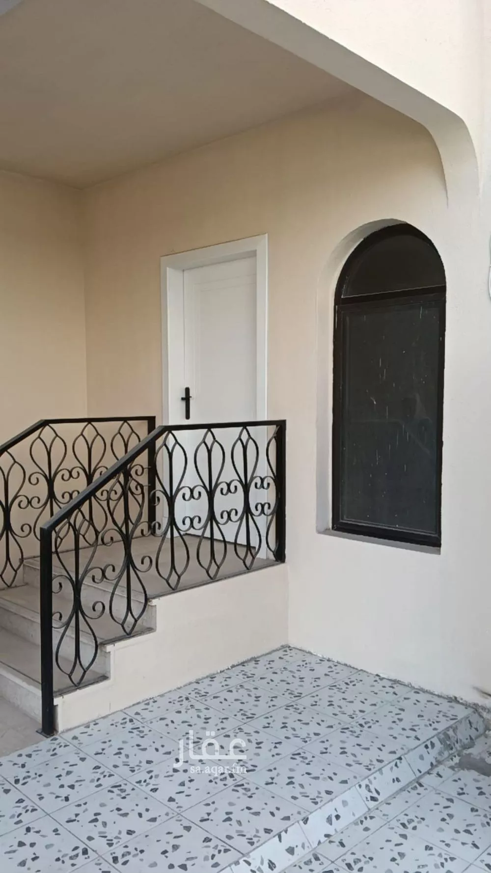 شقة 20 غرف في المربع 7