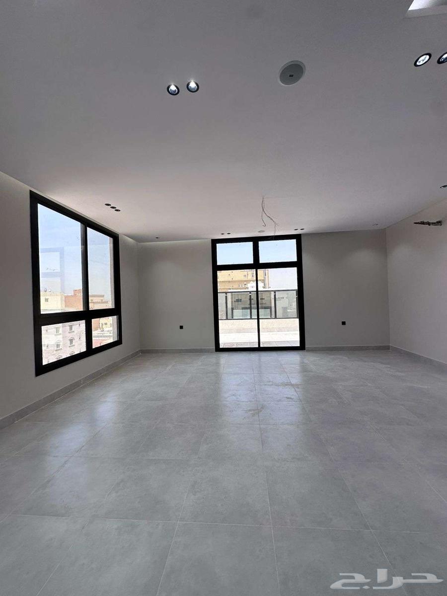 4 bedroom apartment in Al Rawdah 6