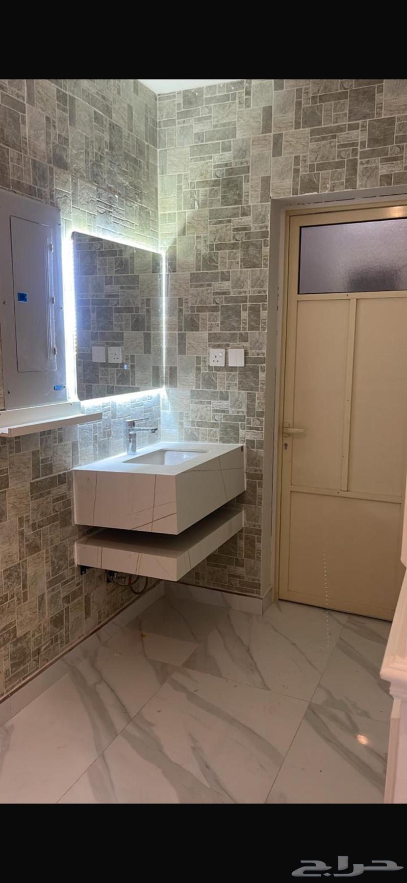 شقة 5 غرف في ضاحية الملك فهد 14