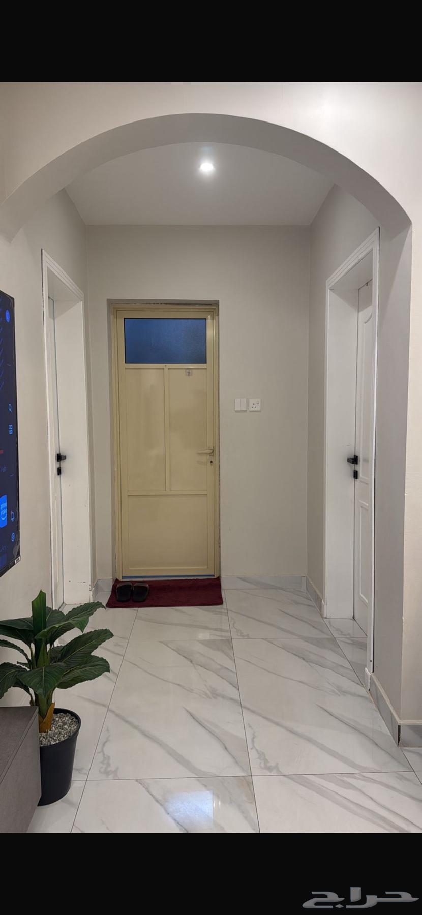 شقة 5 غرف في ضاحية الملك فهد 8